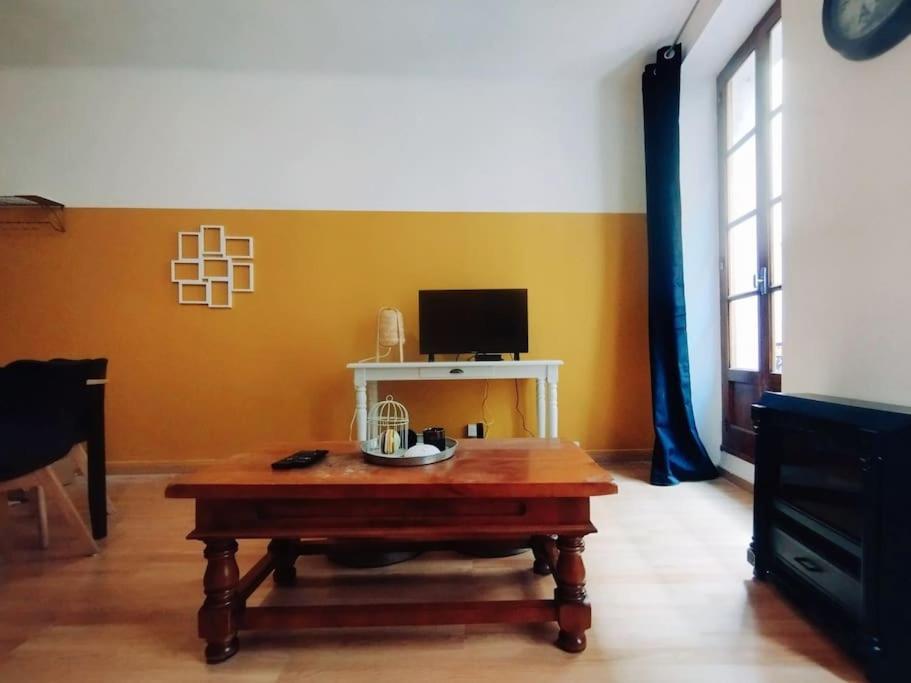 Appartement En Plein Centre. Carpentras Εξωτερικό φωτογραφία