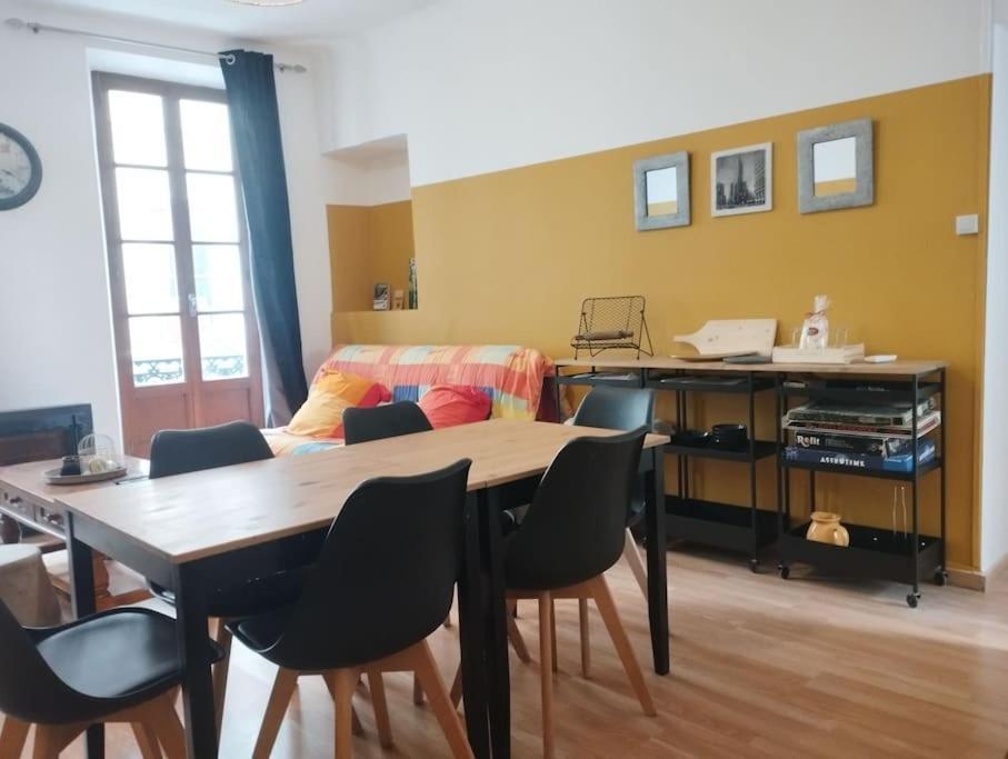 Appartement En Plein Centre. Carpentras Εξωτερικό φωτογραφία